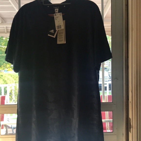 💪🏾ADIDAS T-SHIRTS TWO SIZES: L, S 💪🏾 - Picture 5 of 8